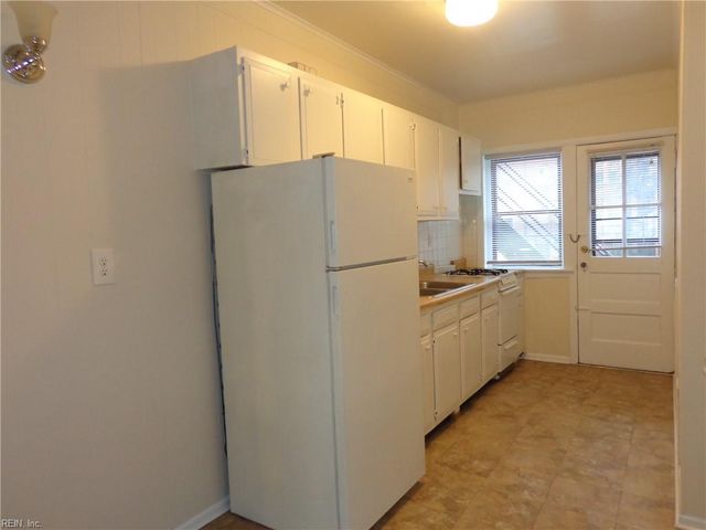 925 Brandon Ave Apt B2, Norfolk, VA 23517