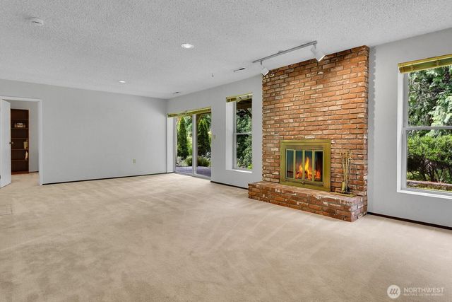 24520 SE 24th Street, Sammamish, WA 98075