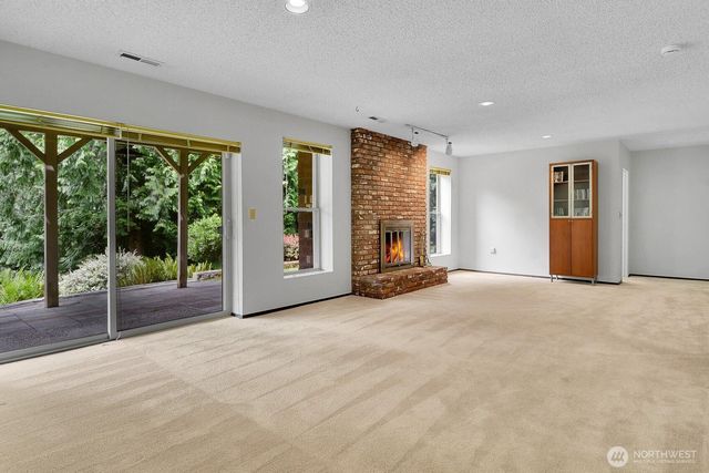 24520 SE 24th Street, Sammamish, WA 98075