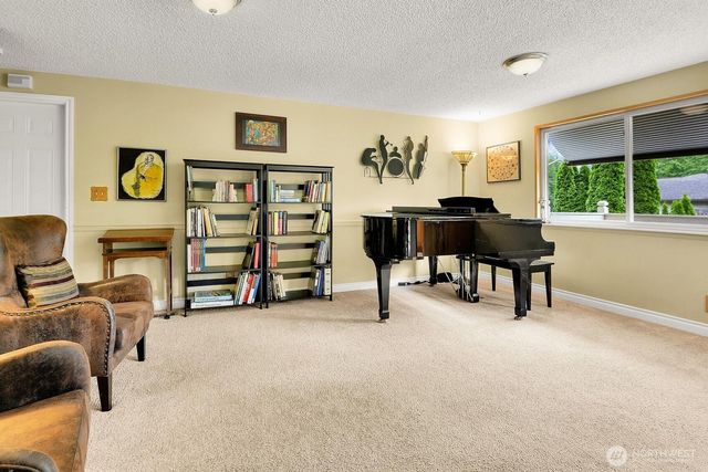 24520 SE 24th Street, Sammamish, WA 98075