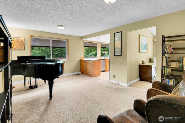 24520 SE 24th Street, Sammamish, WA 98075