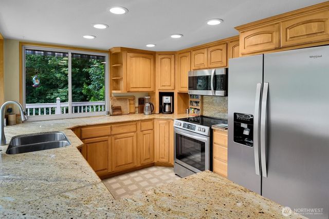 24520 SE 24th Street, Sammamish, WA 98075