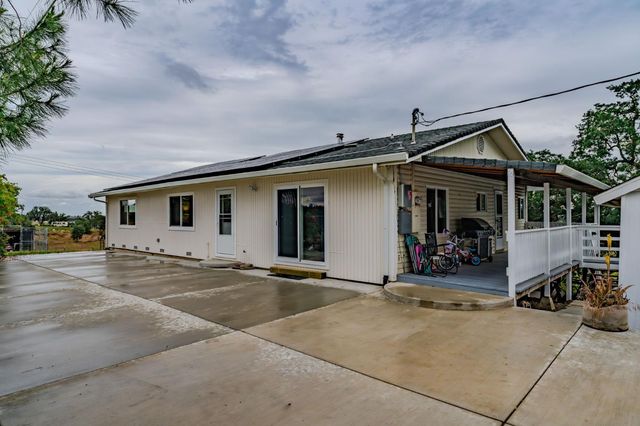 9540 Almond Dr, Valley Springs, CA 95252