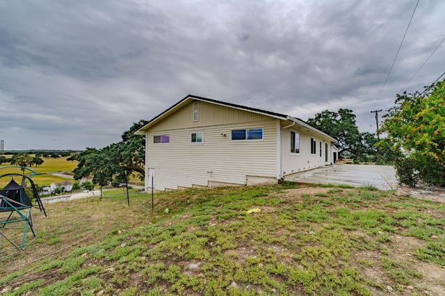 9540 Almond Dr, Valley Springs, CA 95252