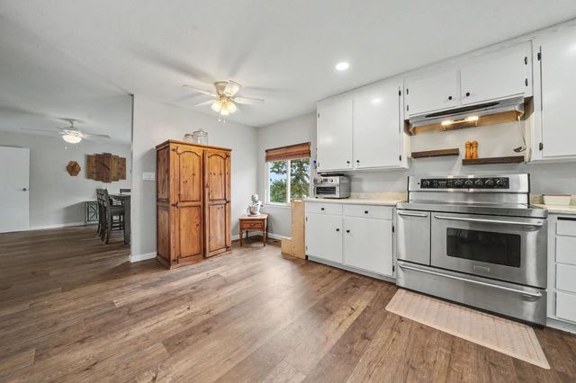 9540 Almond Dr, Valley Springs, CA 95252