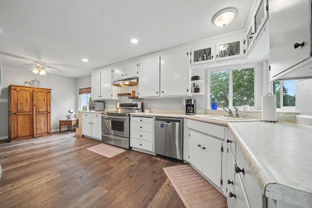 9540 Almond Dr, Valley Springs, CA 95252