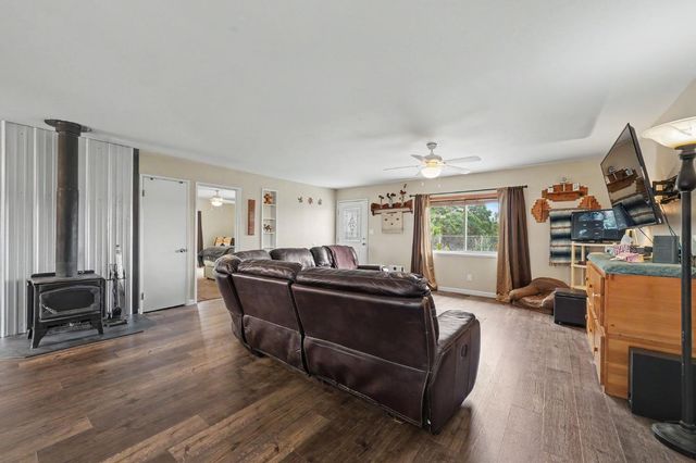9540 Almond Dr, Valley Springs, CA 95252