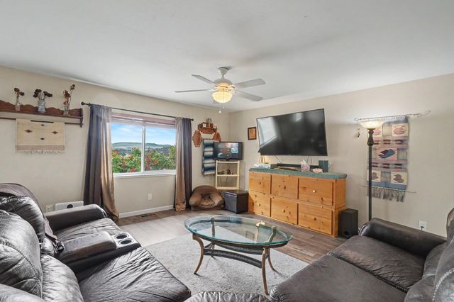 9540 Almond Dr, Valley Springs, CA 95252