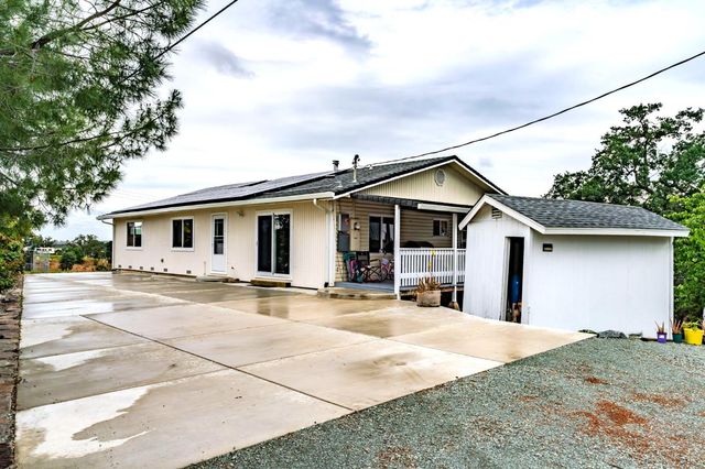 9540 Almond Dr, Valley Springs, CA 95252