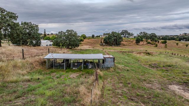 9540 Almond Dr, Valley Springs, CA 95252