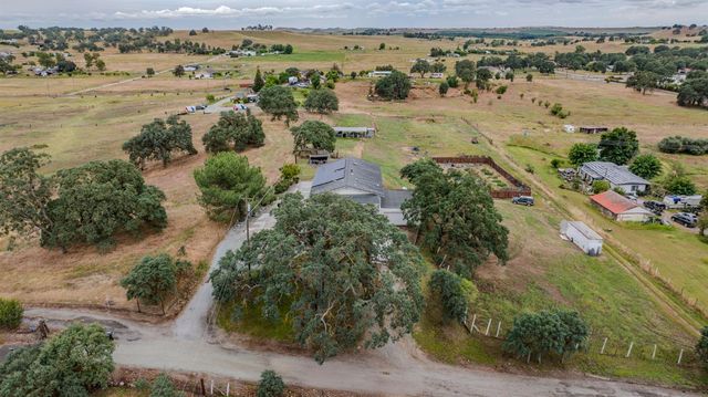 9540 Almond Dr, Valley Springs, CA 95252