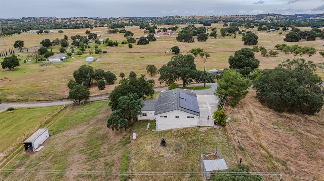 9540 Almond Dr, Valley Springs, CA 95252