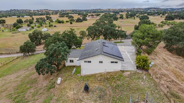 9540 Almond Dr, Valley Springs, CA 95252