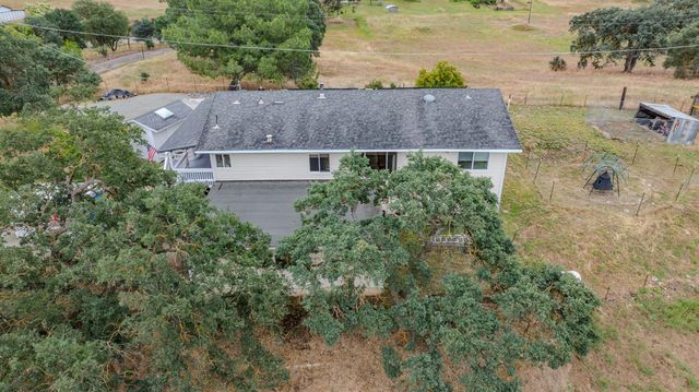 9540 Almond Dr, Valley Springs, CA 95252