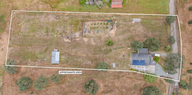 9540 Almond Dr, Valley Springs, CA 95252