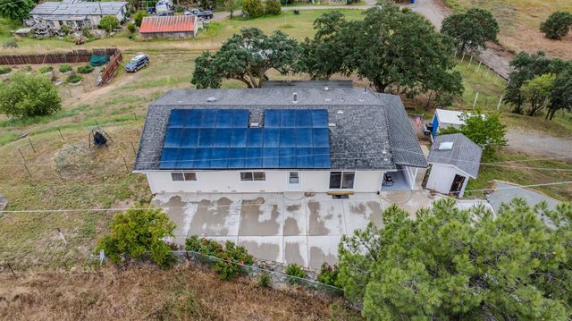 9540 Almond Dr, Valley Springs, CA 95252