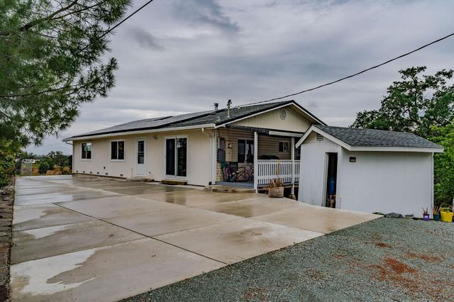9540 Almond Dr, Valley Springs, CA 95252