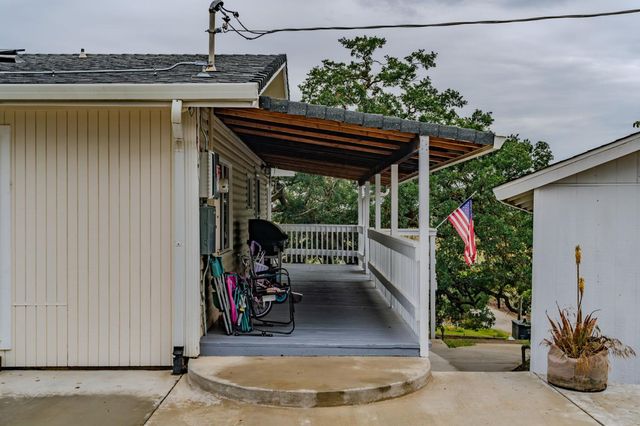 9540 Almond Dr, Valley Springs, CA 95252