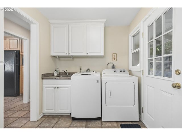 1475 CORNELL St, Lake Oswego, OR 97034