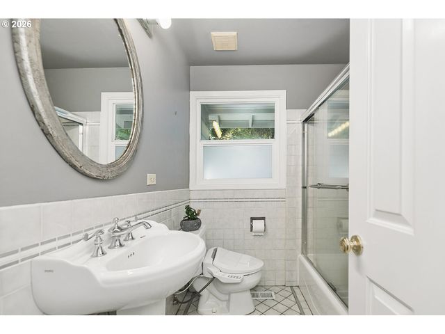 1475 CORNELL St, Lake Oswego, OR 97034