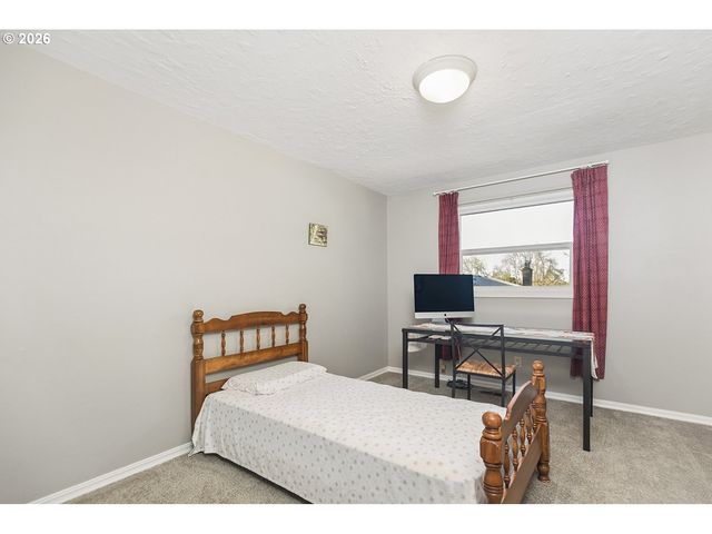 1475 CORNELL St, Lake Oswego, OR 97034