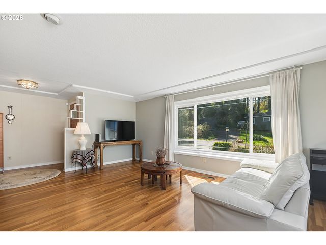 1475 CORNELL St, Lake Oswego, OR 97034