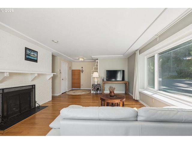 1475 CORNELL St, Lake Oswego, OR 97034