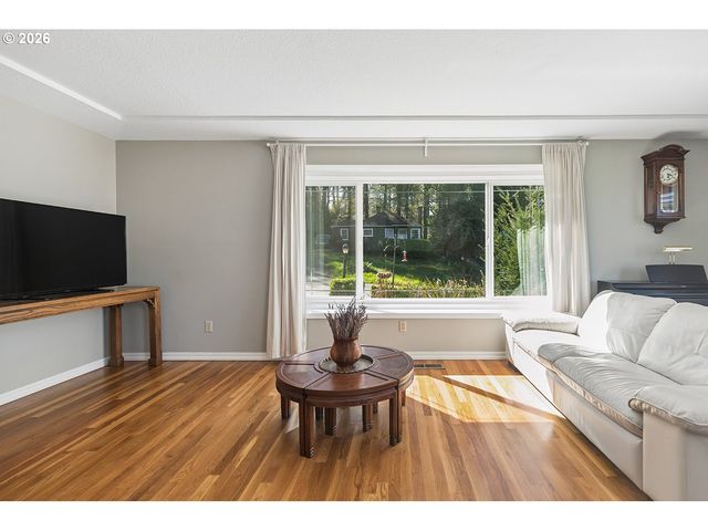 1475 CORNELL St, Lake Oswego, OR 97034