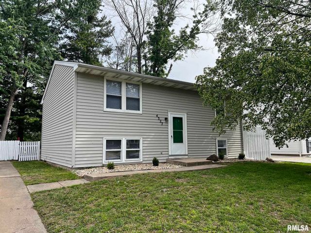4327 W ANDOVER Drive, Peoria, IL 61615