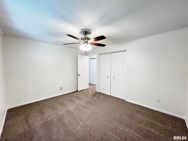 4327 W ANDOVER Drive, Peoria, IL 61615