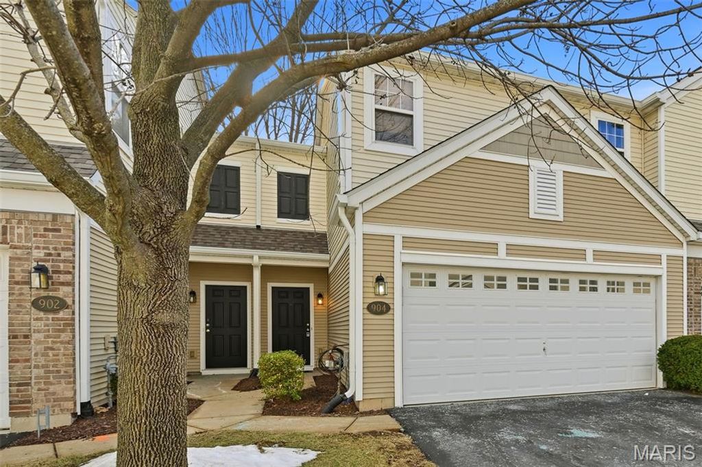 904 Kingston Terrace Court, St Charles, MO 63301