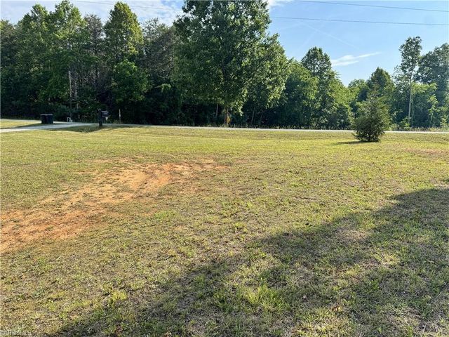 3673 NC Highway 66, Westfield, NC 27053