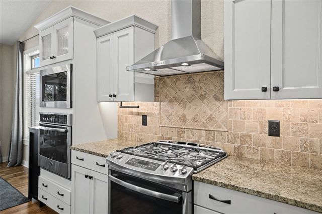 16306 Northpark Drive, Urbandale, IA 50323