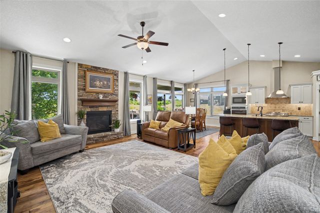 16306 Northpark Drive, Urbandale, IA 50323