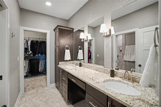 16306 Northpark Drive, Urbandale, IA 50323