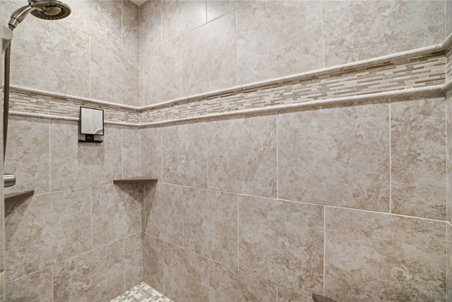 16306 Northpark Drive, Urbandale, IA 50323