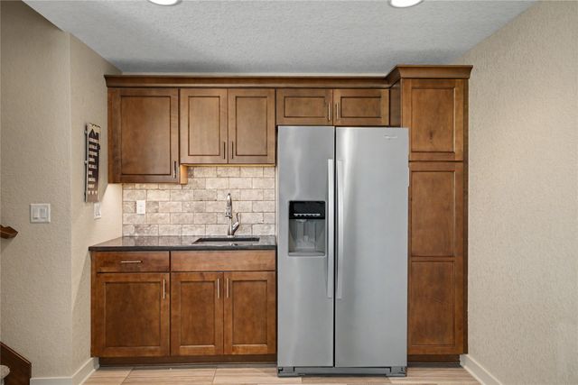 16306 Northpark Drive, Urbandale, IA 50323