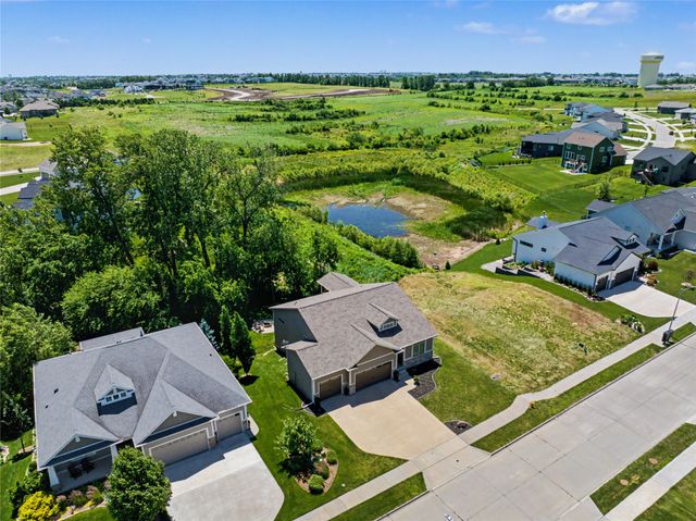 16306 Northpark Drive, Urbandale, IA 50323