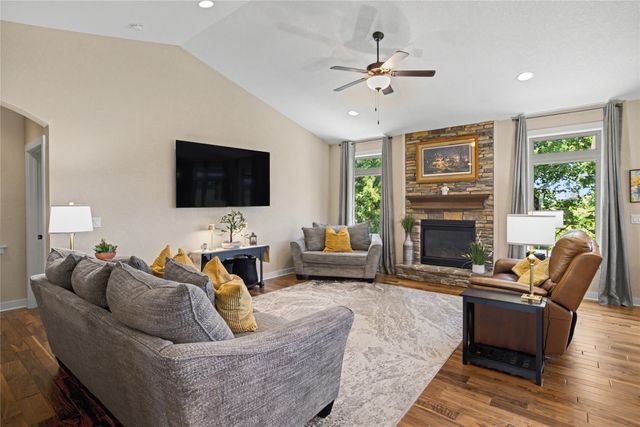 16306 Northpark Drive, Urbandale, IA 50323