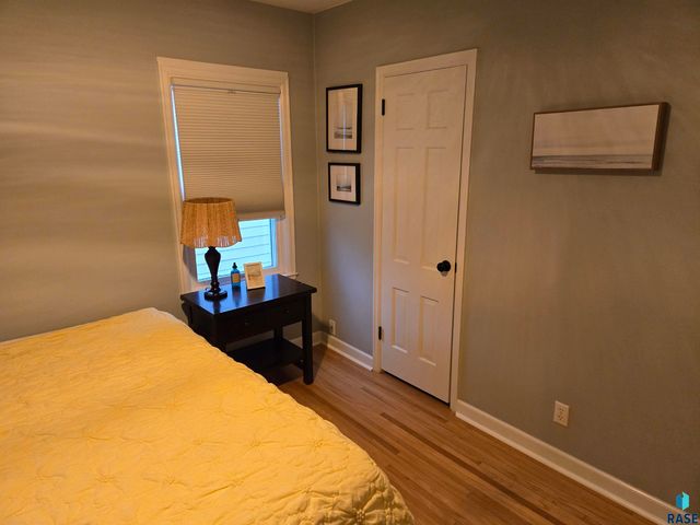 1720 S 6th Ave Avenue, Sioux Falls, SD 57105
