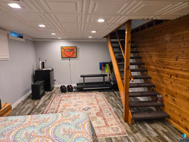 1720 S 6th Ave Avenue, Sioux Falls, SD 57105