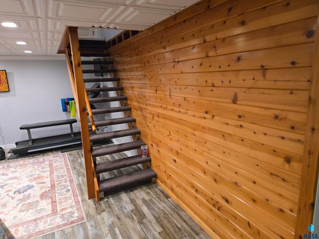 1720 S 6th Ave Avenue, Sioux Falls, SD 57105