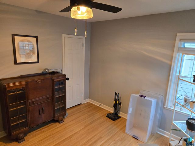 1720 S 6th Ave Avenue, Sioux Falls, SD 57105