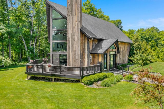 62 Flower Road, Hopewell Junction, NY 12533