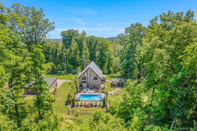 62 Flower Road, Hopewell Junction, NY 12533