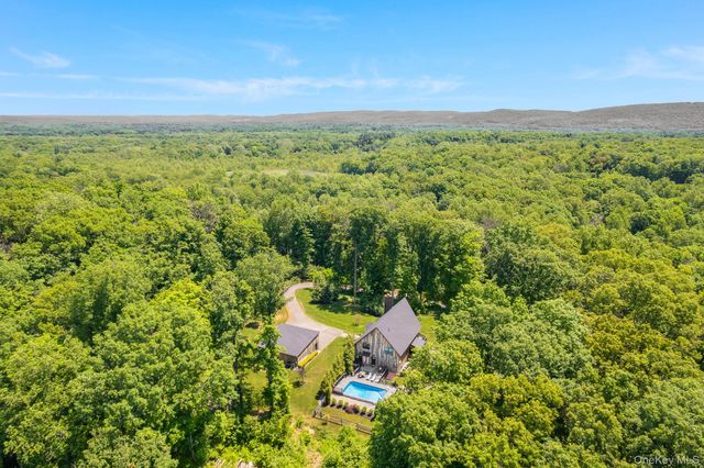 62 Flower Road, Hopewell Junction, NY 12533