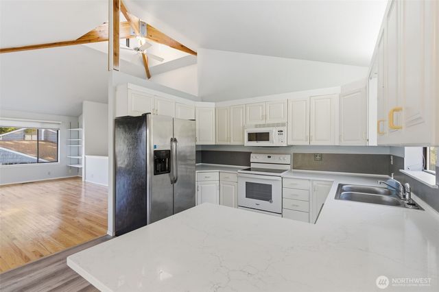 80 NE Brook Place, Tahuya, WA 98588