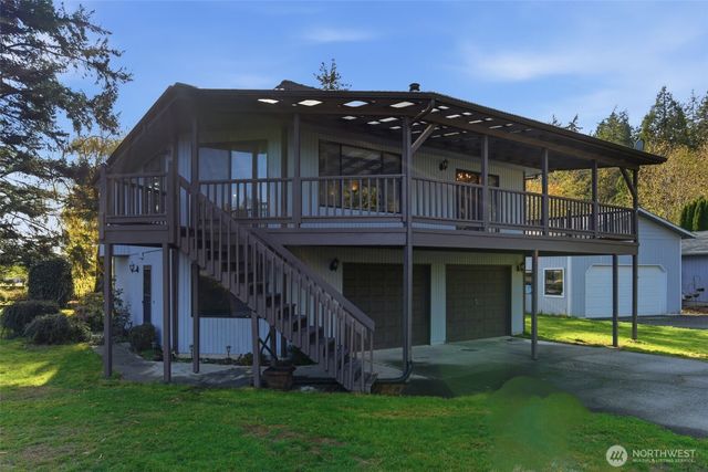 80 NE Brook Place, Tahuya, WA 98588