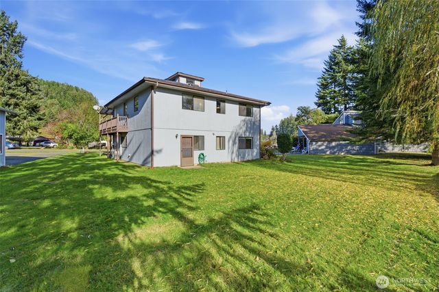 80 NE Brook Place, Tahuya, WA 98588