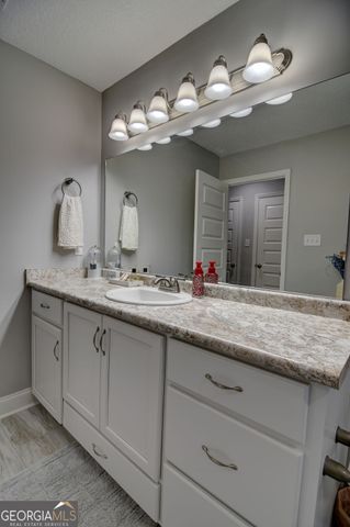 2039 Meadow Cove Drive, Valdosta, GA 31605